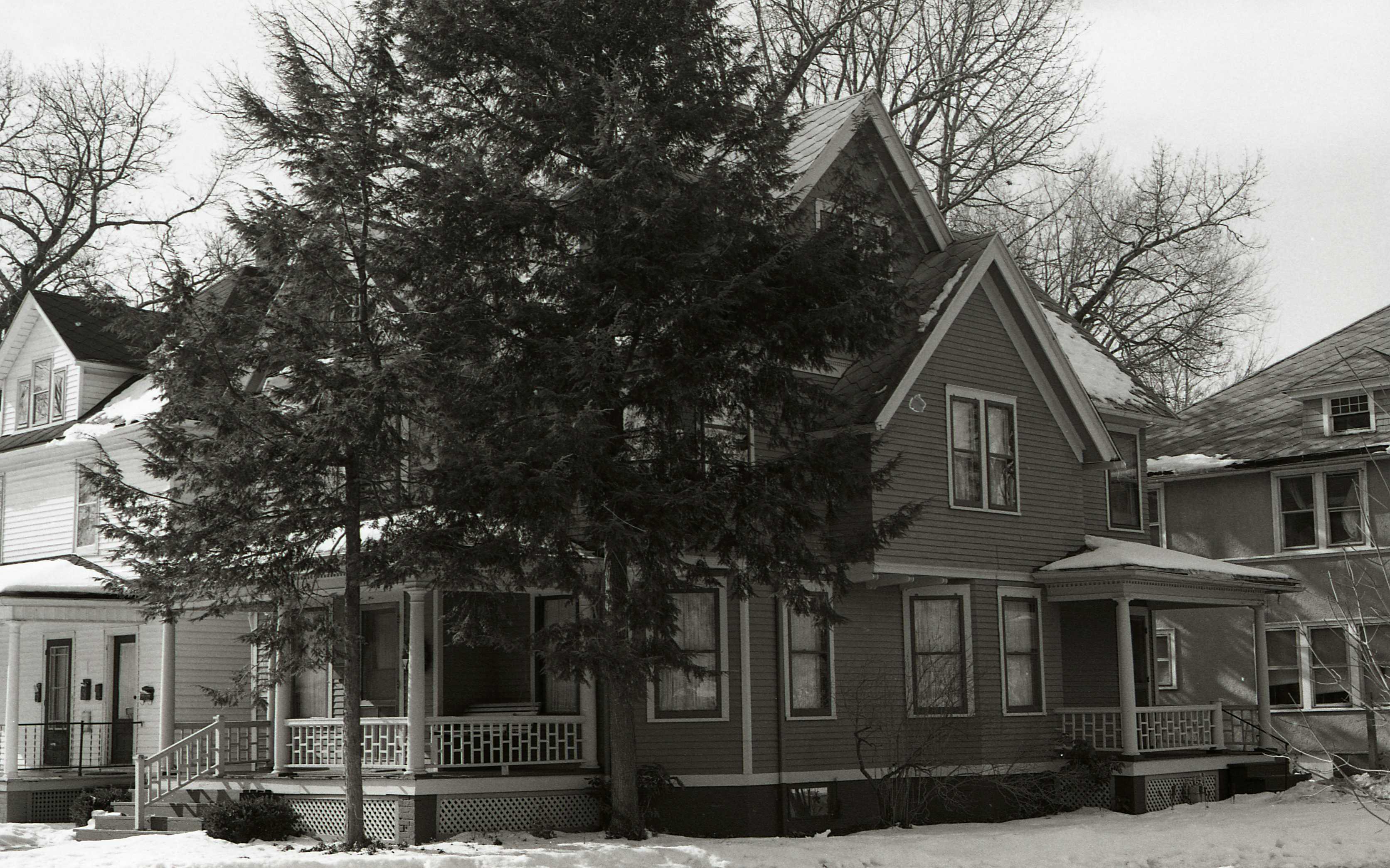 865 Forest Avenue